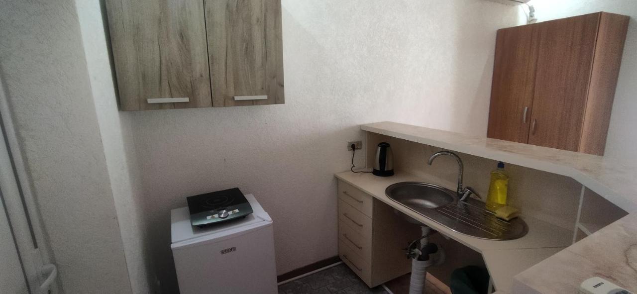Apartmani Bronhi ストモレ エクステリア 写真