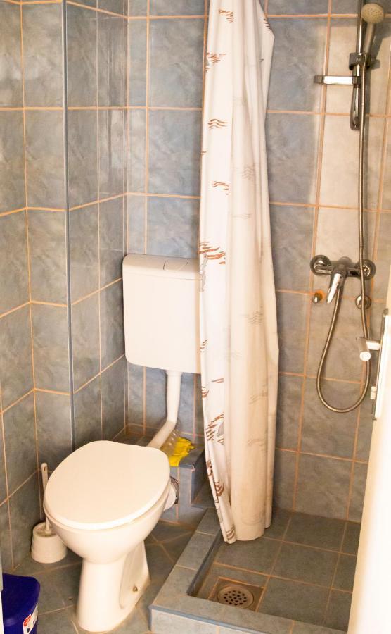 Apartmani Bronhi ストモレ エクステリア 写真