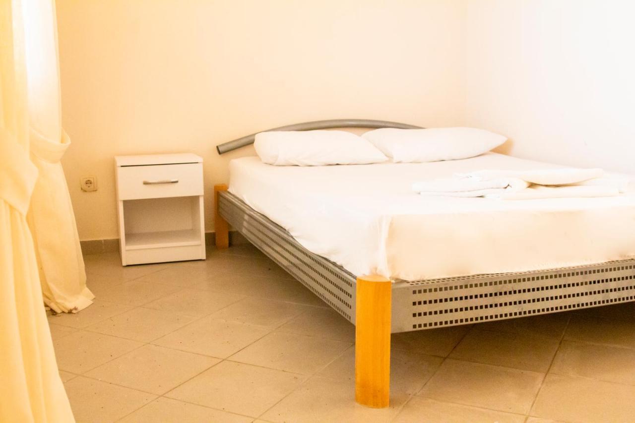 Apartmani Bronhi ストモレ エクステリア 写真